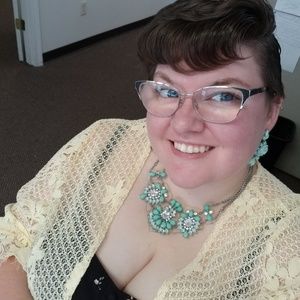 Meet your Posher, Shawna